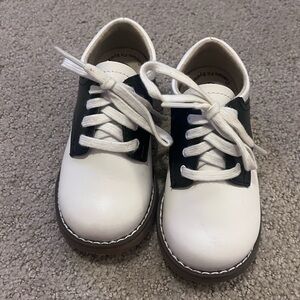 Footmates toddler Oxford shoes, white and navy, Size 7